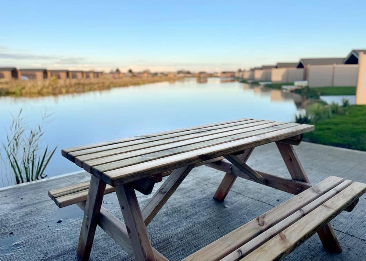 Lakeside Fishing Retreats Old Leake エクステリア 写真